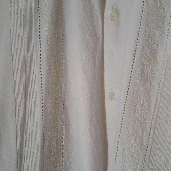 Guayaberas Finas Villanueva Men's Off White Button Down Shirt - Picture 2 of 9